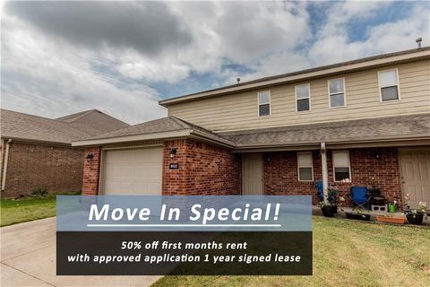 Photo of 902 Oakwood Street, Centerton, AR 72719 (MLS # 1331518)