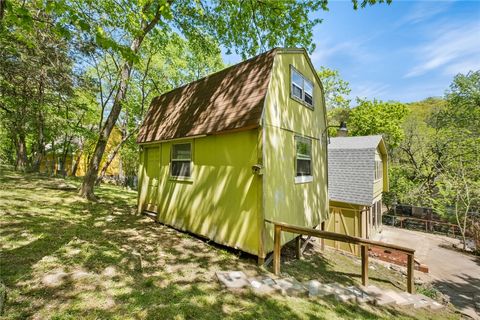 Single Family Residence in Eureka Springs AR 190 Main Street 21.jpg