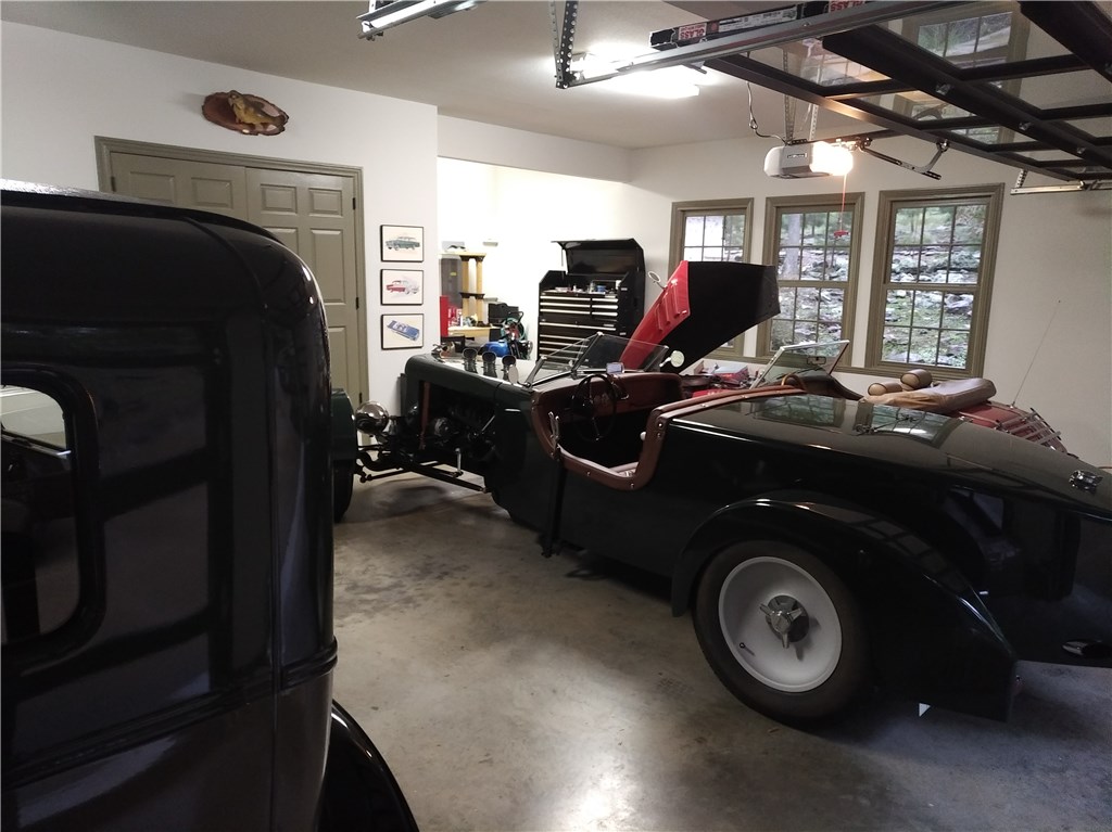 Estates At 45 East - Residential