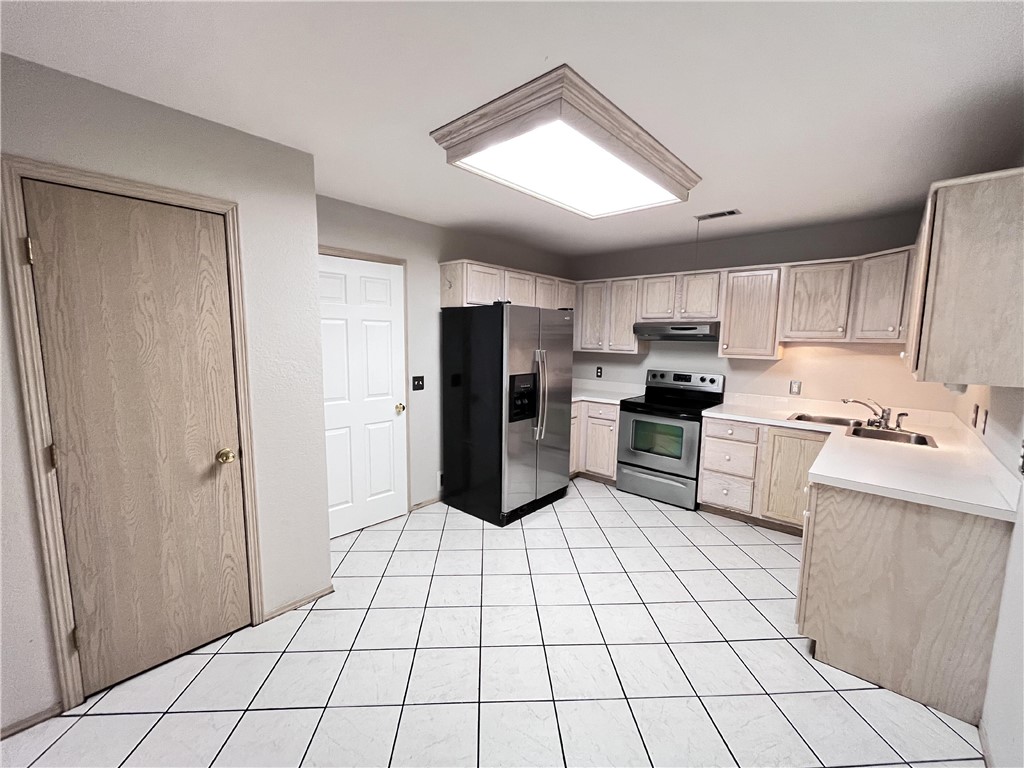 Meadowlands I & II - Residential Lease