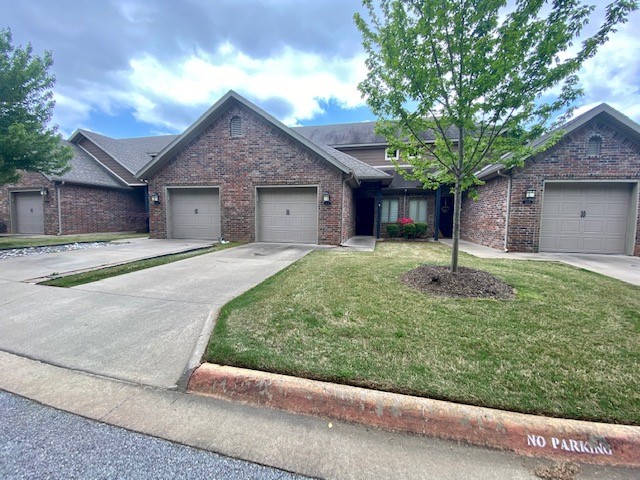Great location! Well kept and nicely finished 2 bed 2.5 bath townhouse with one car garage near Centennial Park, the University, restaurants, shopping, and the Interstate. Kitchen island and wet bar are nice touches. Refrigerator, washer, and dryer are included. Walk out patio for outdoor entertaining. Photos represent the layout and finishes typical of the units in the development. No showings before October 31.
