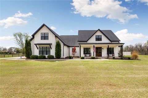 Photo of 484 S Wyman Road, Fayetteville, AR 72701 (MLS # 1344136)