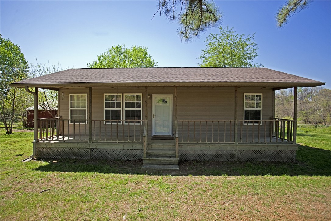 Home in the Country!!! 1 bedroom 1 bath plus an office. Laminate flooring throughout. Includes washer/dryer and refrigerator
