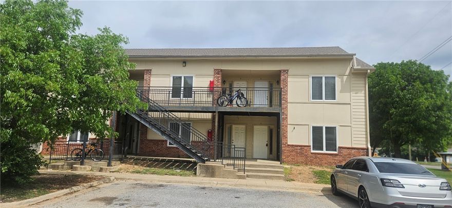 Nice apartments on U of A bus route. Featuring 2 bedrooms, 1.5 baths, very spacious. Open floor plan with nice sized living room & kitchen, breakfast bar, & all appliances. Carpet in bedrooms, new LVP in living room & new paint throughout.