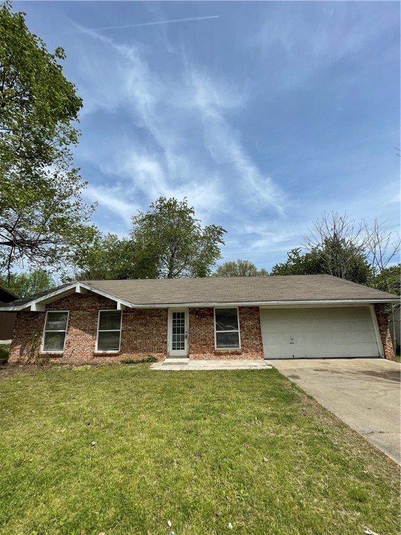 Nice house in Springdale. Home features 3 bedrooms, 1.5 baths, breakfast bar, nice size living room & a big backyard.