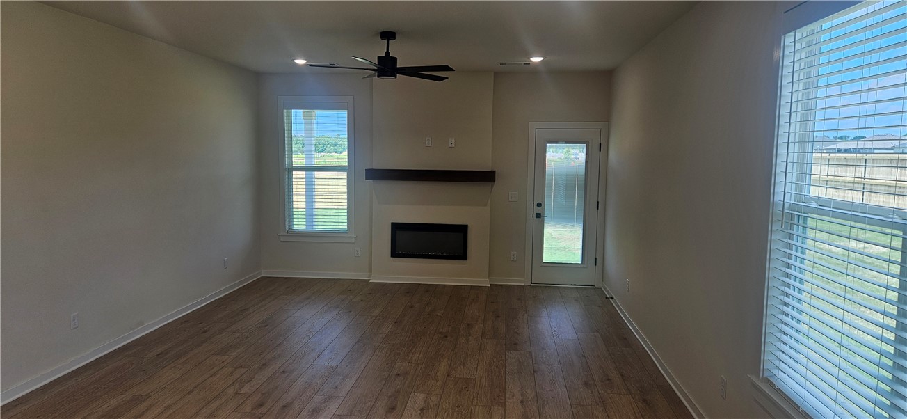 JACOB'S CROSSING S/D - Residential Lease