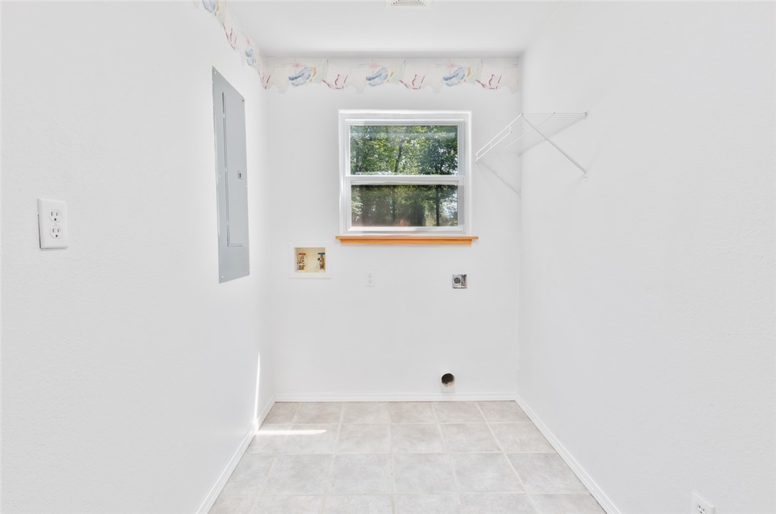 04-18-31-HIGHFILL - Residential