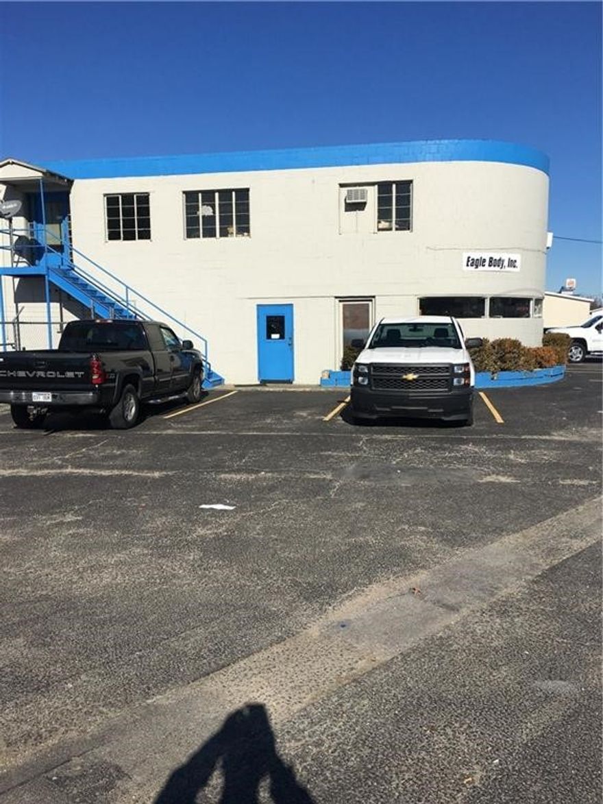 1.75+/- acre lot with 9,600+ sq.ft. building in prime location in Springdale. 21,000 VPD, zoned improved commercial provides multiple opportunities for business options. Building and land only. Business not for sale. Multiple outbuildings, fenced lot. Please make an appointment due to ongoing business.