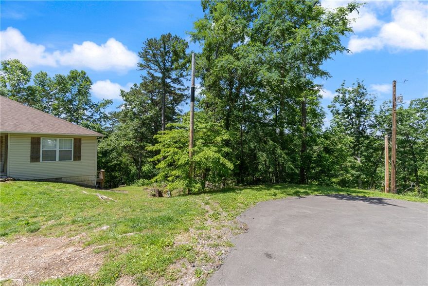Buildable .29 acre lot. Enjoy all the amenities Bella Vista has to offer. Back 40 trail nearby for the bike enthusiasts.