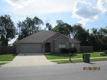 Additional $75/month for 6-month lease term. Showings start 6/27/25 once vacant.