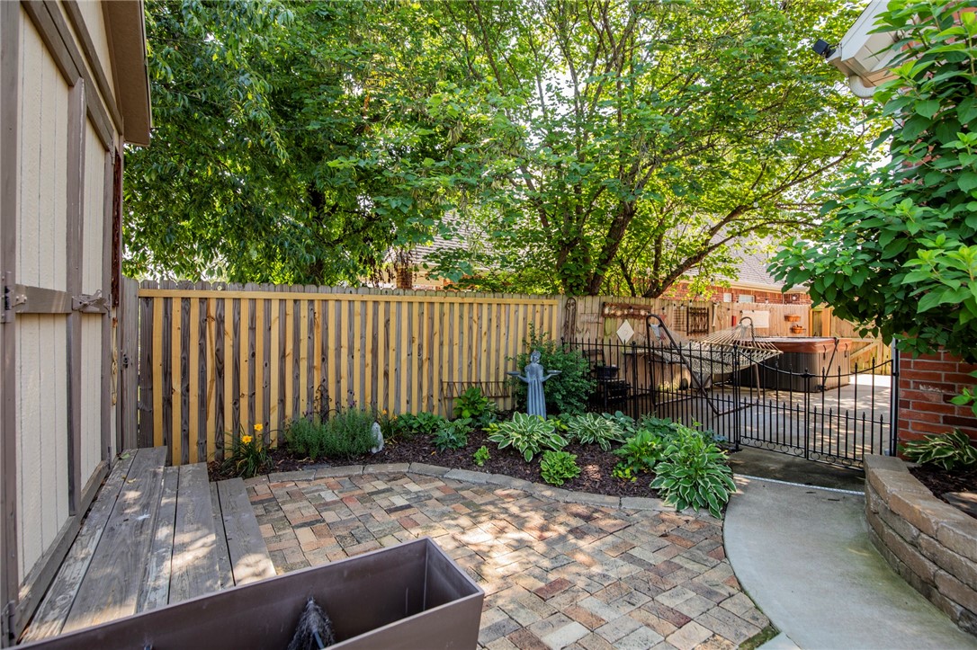 Highland Knolls Unit 2 Ph 2 Rogers - Residential