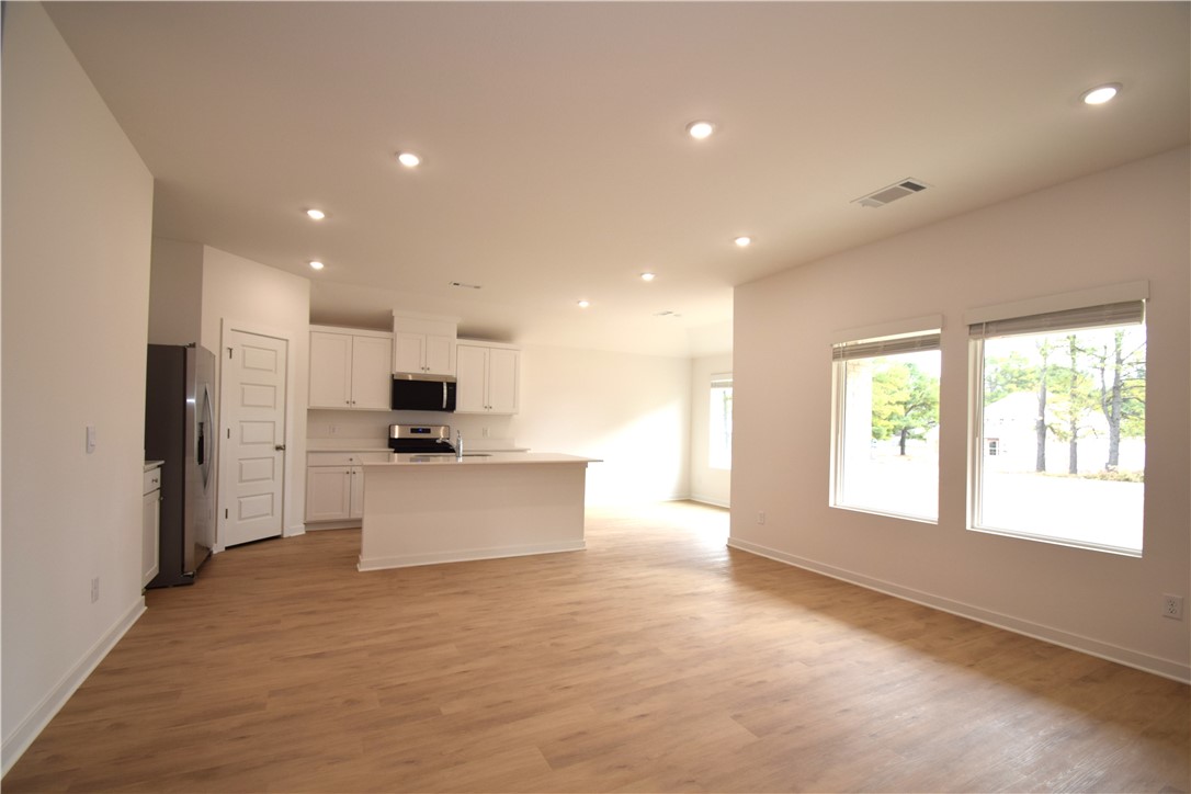 Wagon Wheel Crossing - Residential Lease