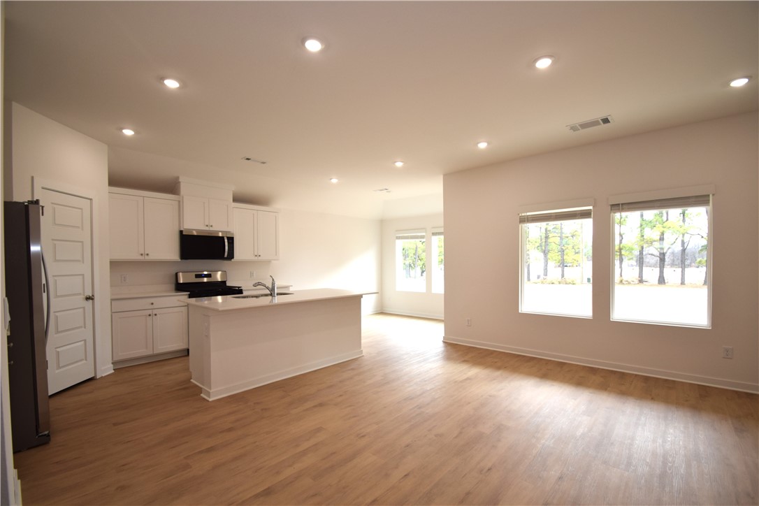 Wagon Wheel Crossing - Residential Lease