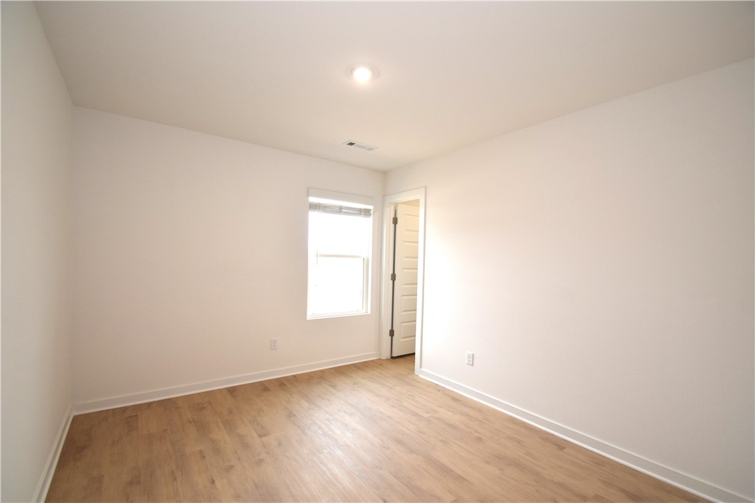 Wagon Wheel Crossing - Residential Lease