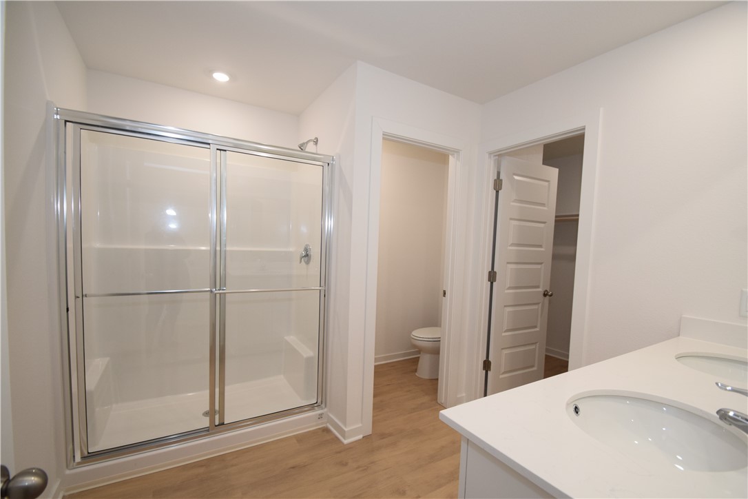 Wagon Wheel Crossing - Residential Lease