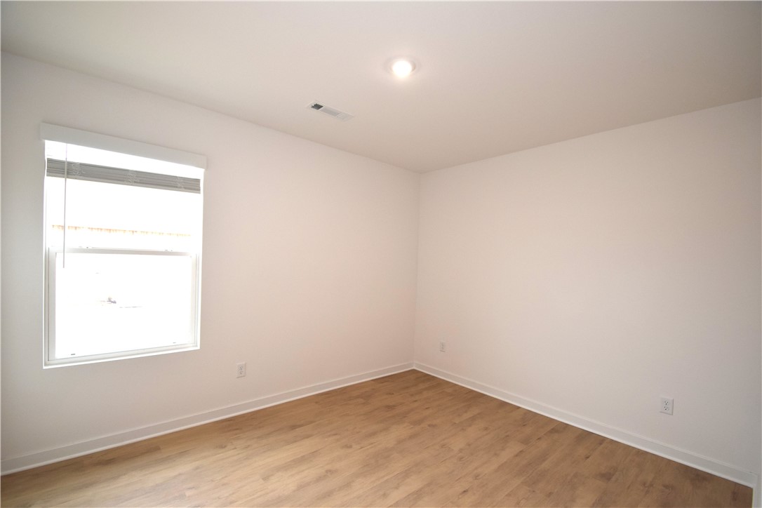 Wagon Wheel Crossing - Residential Lease