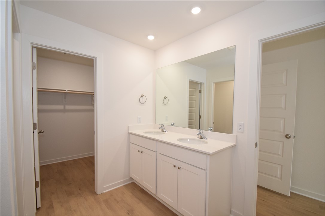 Wagon Wheel Crossing - Residential Lease