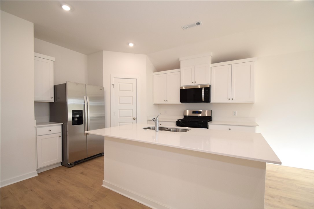 Wagon Wheel Crossing - Residential Lease