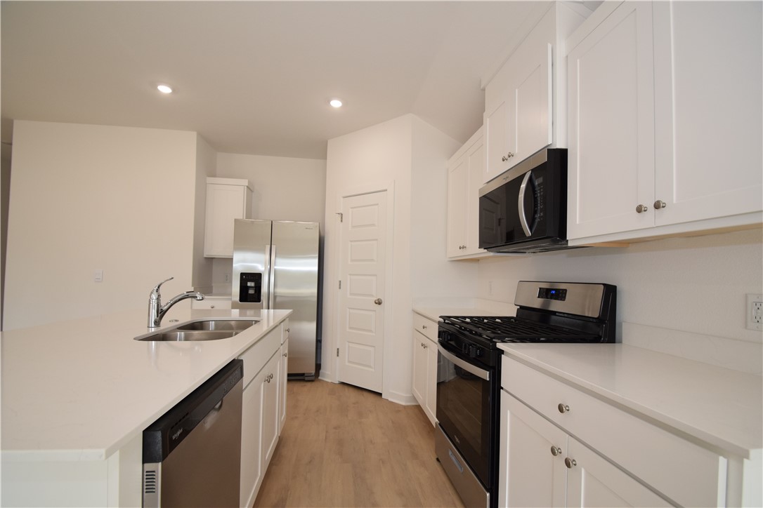 Wagon Wheel Crossing - Residential Lease