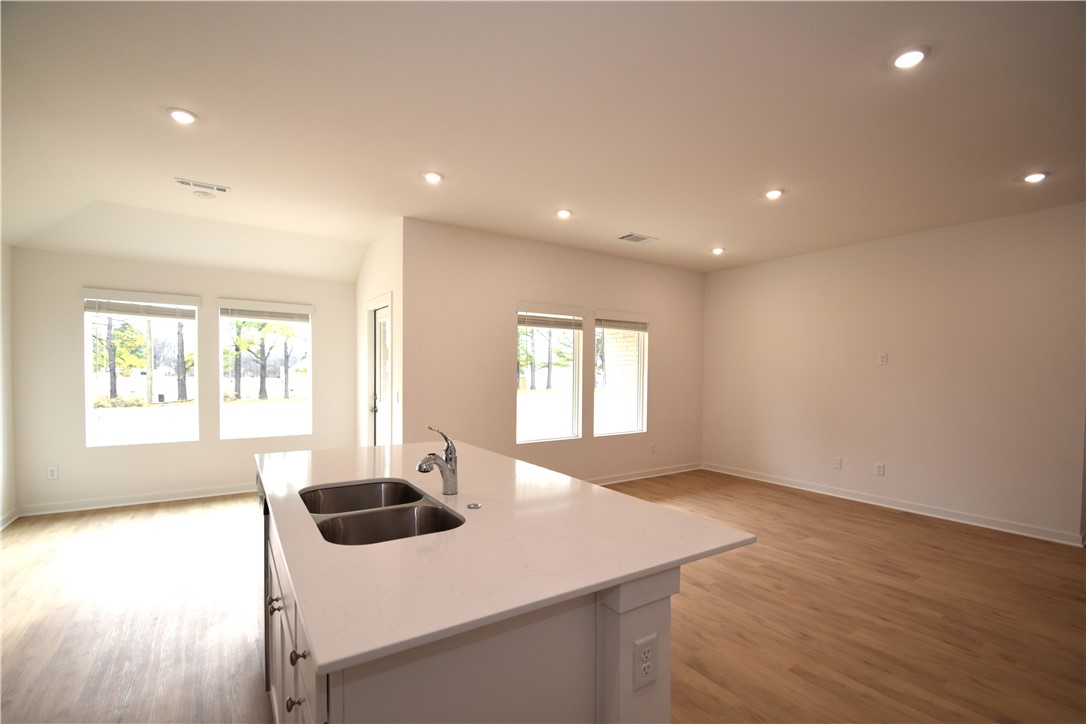 Wagon Wheel Crossing - Residential Lease