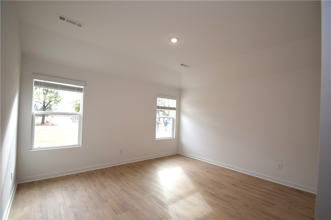 Wagon Wheel Crossing - Residential Lease