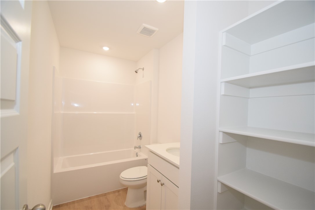 Wagon Wheel Crossing - Residential Lease