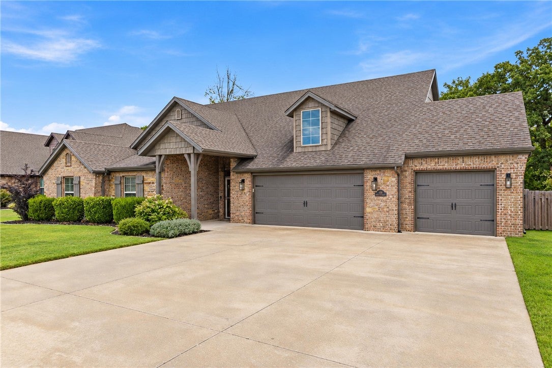 1061 Quail Hollow Drive