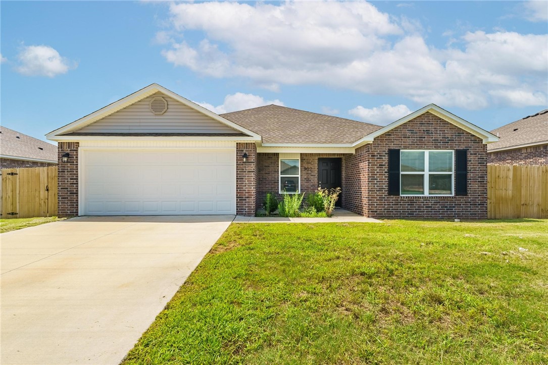 This Beautiful Siloam Springs home is a MUST SEE!! 4 bedrooms and 2 full baths with 1640 square feet of living space! Some of the features include neutral color paint throughout, Wall to wall luxury wood vinyl flooring, stainless steel appliances, hard surface countertops and lots of storage. The primary bedroom features an en suite bathroom with a walk-in closet. This home is ready for a new family to call home. Schedule a showing soon!