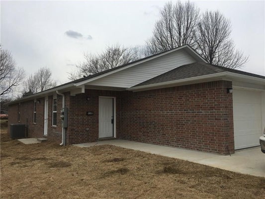 910 CRUTCHER ST # B, SPRINGDALE, AR 72764 - Image f776ec4ffde60b263a6f77a53db24893/3866683003
