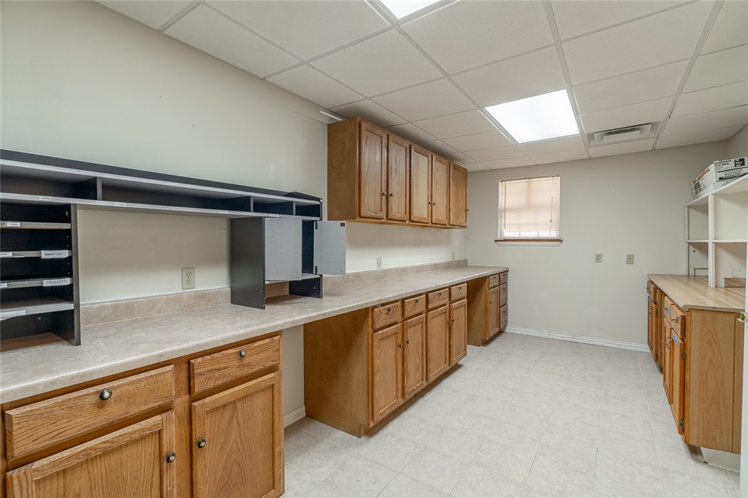Broad Acres - Commercial Lease