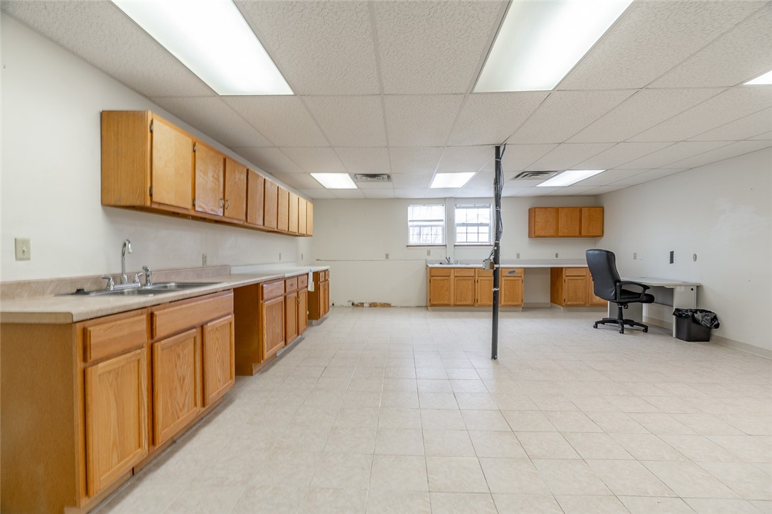 Broad Acres - Commercial Lease