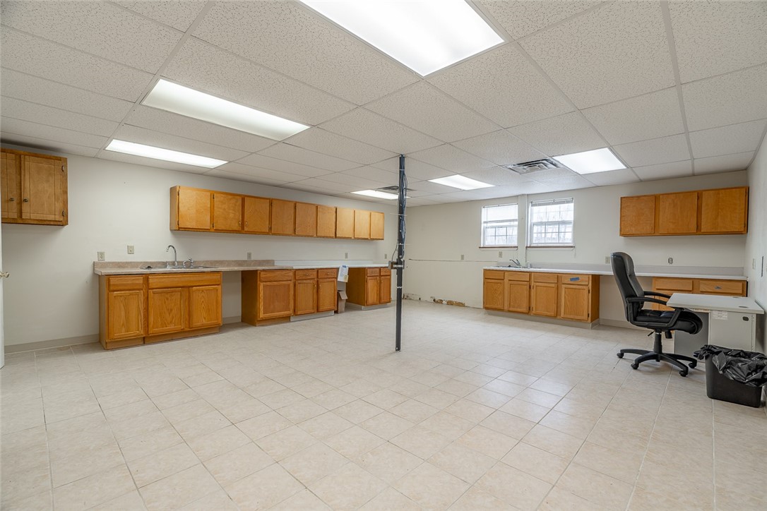 Broad Acres - Commercial Lease