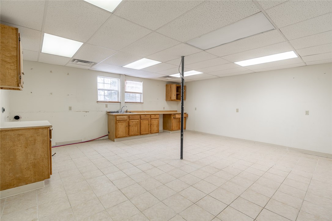 Broad Acres - Commercial Lease