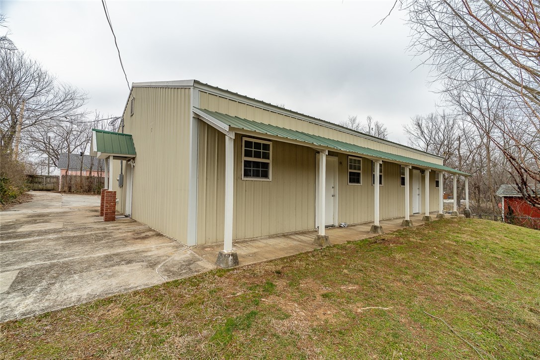Broad Acres - Commercial Lease