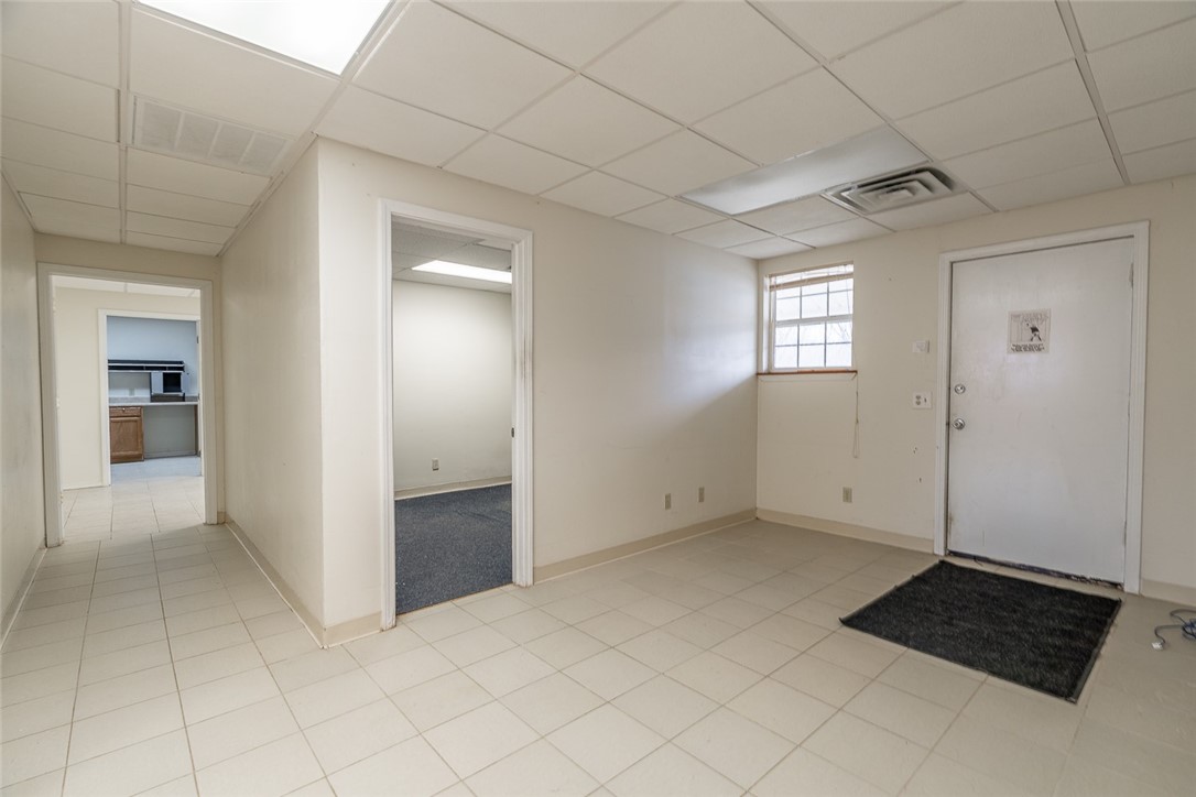 Broad Acres - Commercial Lease