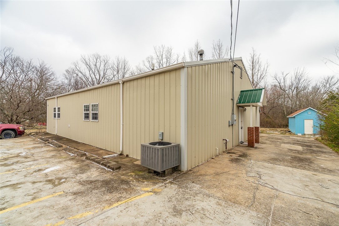 Broad Acres - Commercial Lease