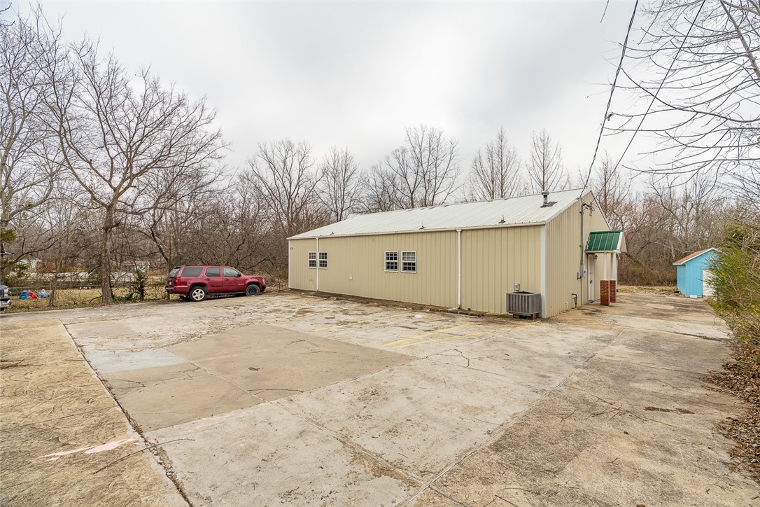 Broad Acres - Commercial Lease