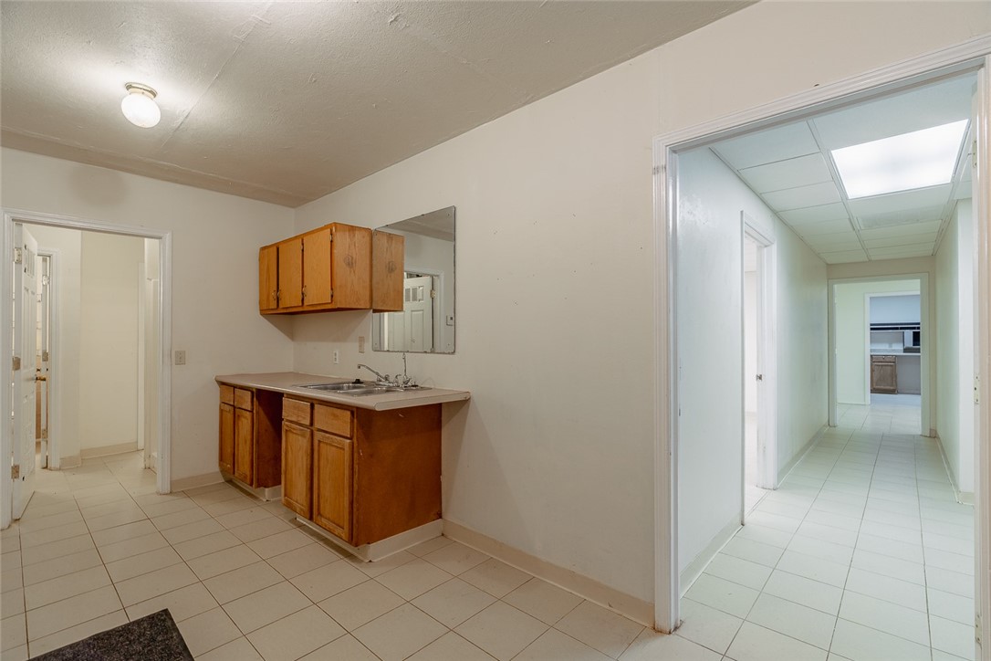 Broad Acres - Commercial Lease