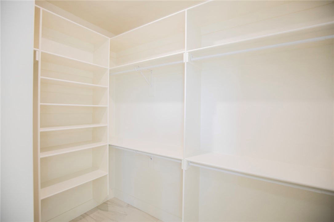 GRAND ESTATES PH 1-GENTRY - Residential Lease