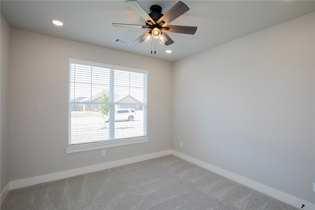 GRAND ESTATES PH 1-GENTRY - Residential Lease