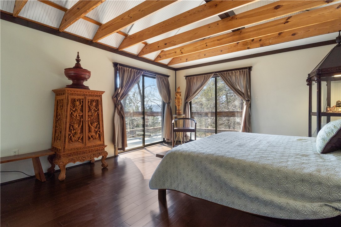 SHORECLIFF EST #1 - Residential