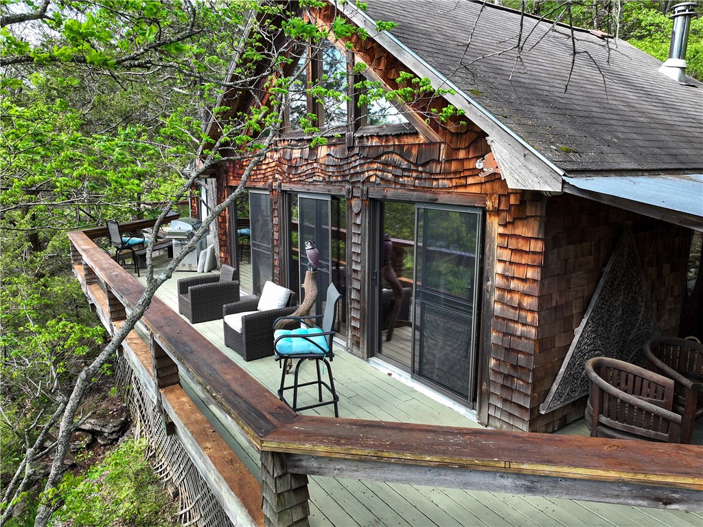 SHORECLIFF EST #1 - Residential