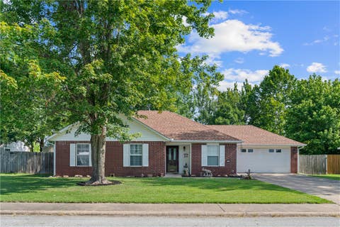 Photo of 2224 S Brandi Drive, Fayetteville, AR 72701 (MLS # 1356604)