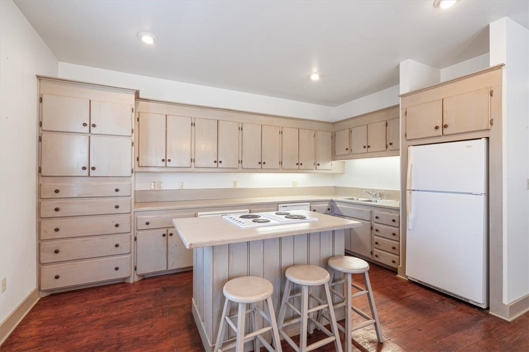 Dawn Hill C C Resort Rurban - Residential