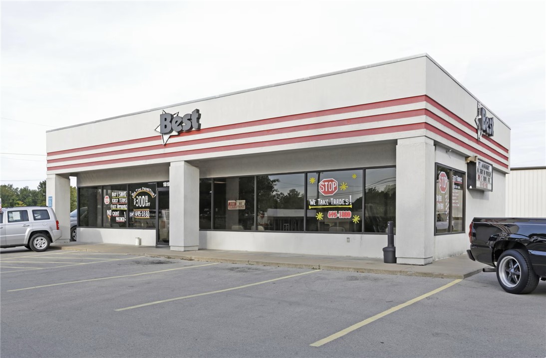 Fayetteville Outlots - Commercial Lease
