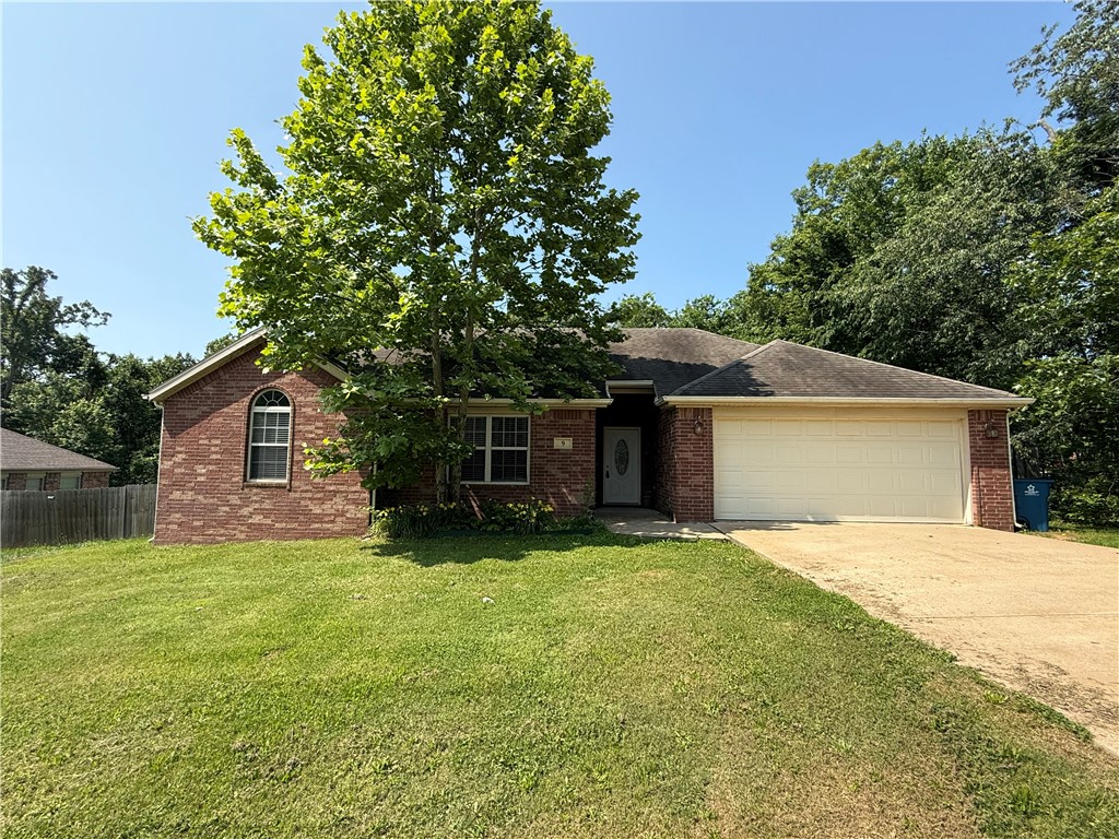 Welcome Home! This great 3 bedroom 2 bath home in Bella Vista is ready for you! This home features granite countertops, fireplace, spacious master suite, large and fenced in backyard with wood deck, 2 car garage and washer/dryer convey! Enjoy being minutes to I49 and Loch Lomond! Priced to sell, come see it today.