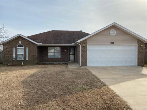 Photo of 1011 Sunflower Street, Centerton, AR 72719 (MLS # 1355295)