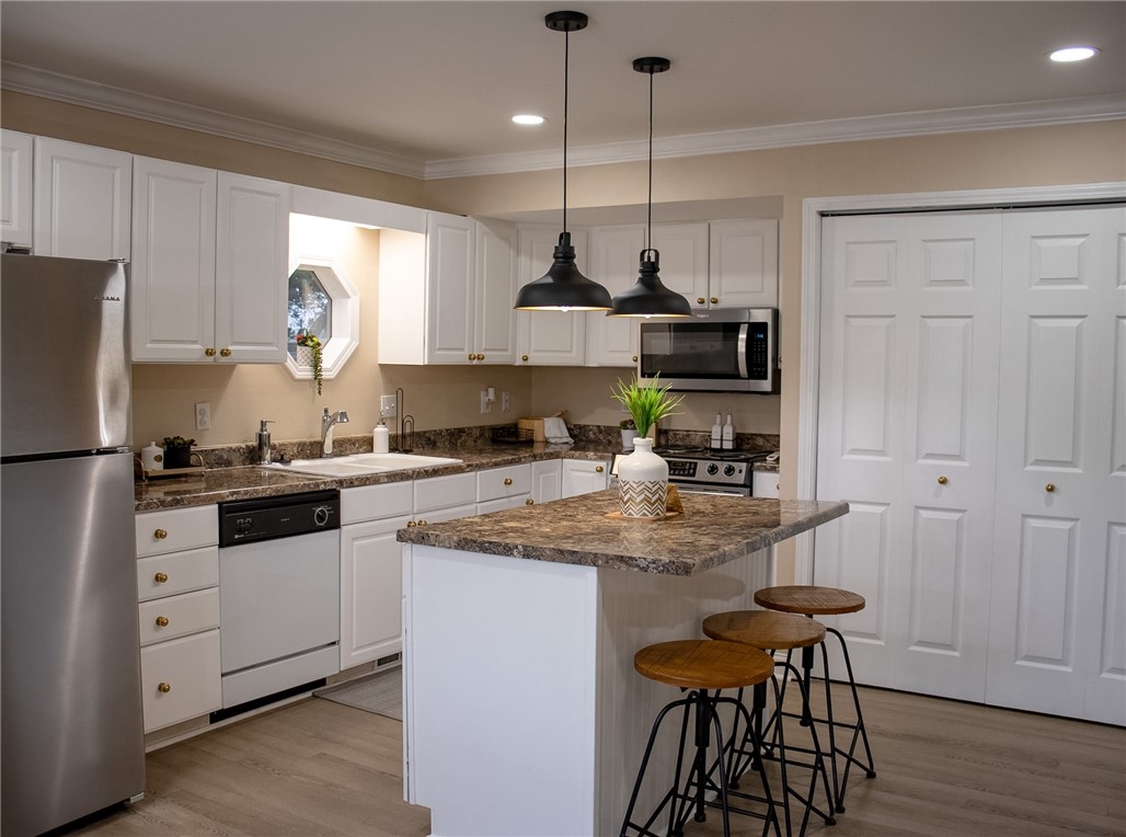 330 Dutchmans Condo - Residential