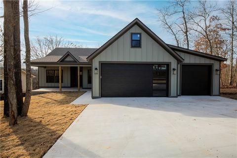 Photo of 15 Kenninghall Lane, Bella Vista, AR 72715 (MLS # 1330548)