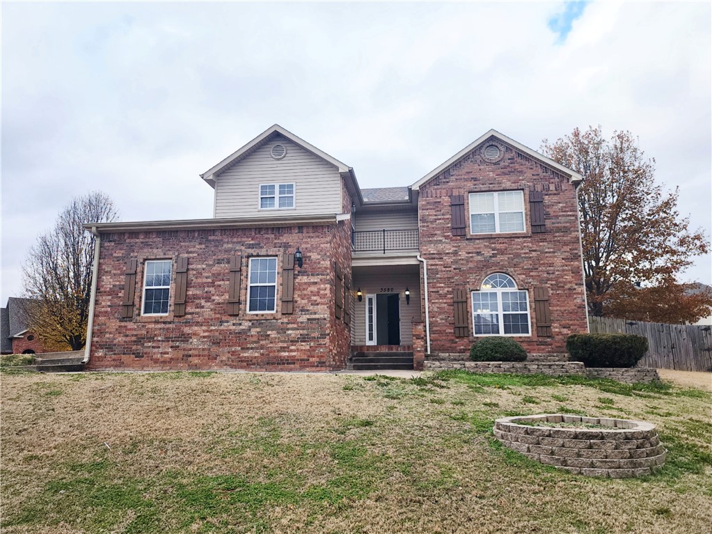 Charming Family Home in a Serene Neighborhood - 3580 Amberwood St, Springdale, AR
Welcome to your new home at 3580 Amberwood St, nestled in the heart of Springdale, AR. This charming residence offers a perfect blend of comfort and style, providing an ideal space for family living. Enter into a bright and inviting living space that is perfect for both relaxation and entertaining. The floor plan creates a seamless flow between the living, dining, and kitchen areas, making it easy to connect with family and friends.
Step outside to your private backyard retreat. This covered back deck is perfect for family gatherings, barbecues, or just relaxing on a sunny afternoon. The landscaping adds a touch of nature to your outdoor space. Enjoy the convenience of being located near schools, parks, and shopping centers.